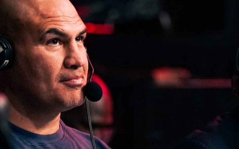 Cain Velasquez, ex-campeão do UFC, é condenado a cinco anos de prisão nos EUA