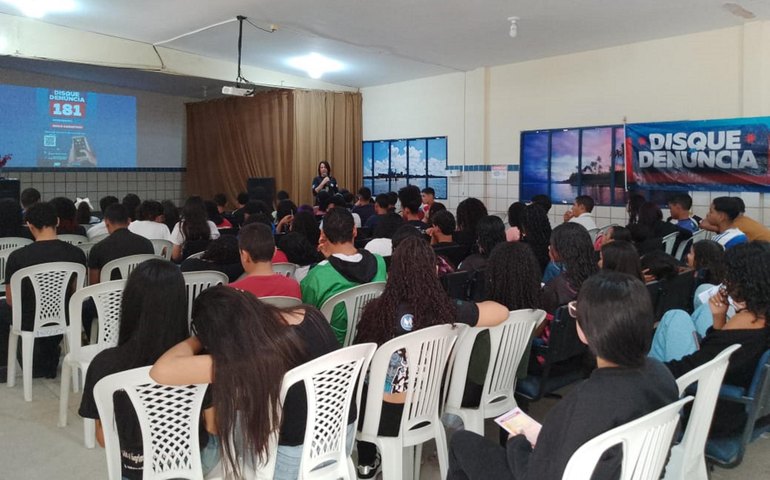 Operação Paz nas Escolas: ações preventivas e educativas alcançam centenas de alunos na região Metropolitana