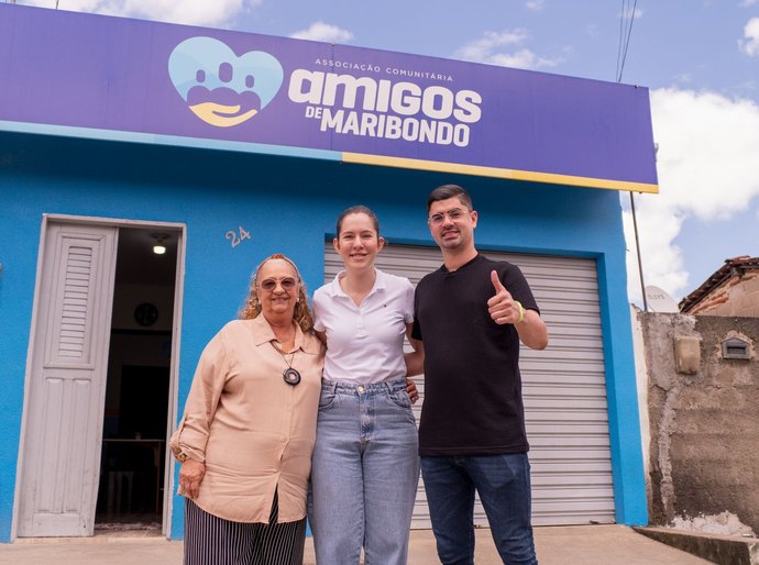 Cibele Moura visita Maribondo e destaca trabalho social da Associação Amigos de Maribondo