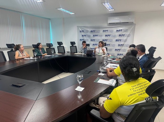 MPAL e MPF articulam inclusão de sururu de marisqueiras tradicionais na alimentação escolar em Maceió