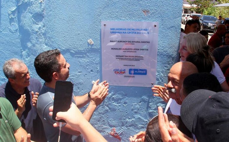 Governador garante continuidade do Vida Nova nas Grotas e extensão do programa para o interior