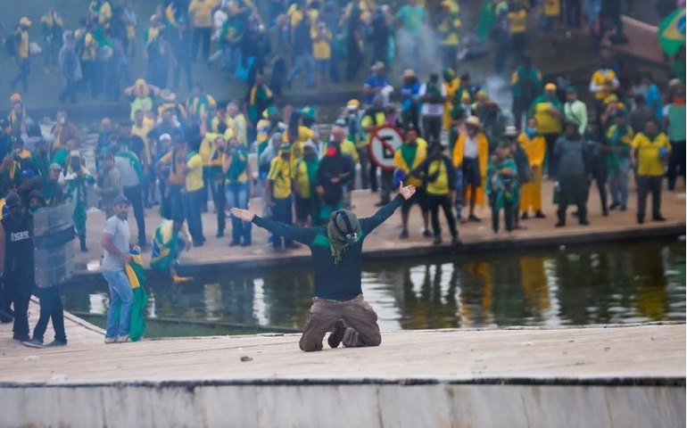 Atos antidemocráticos: PGR pede condenação de 39 radicais por invasão do Senado