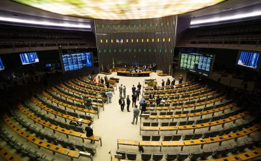 Câmara dos Deputados instala CPIs das Americanas, Apostas e MST