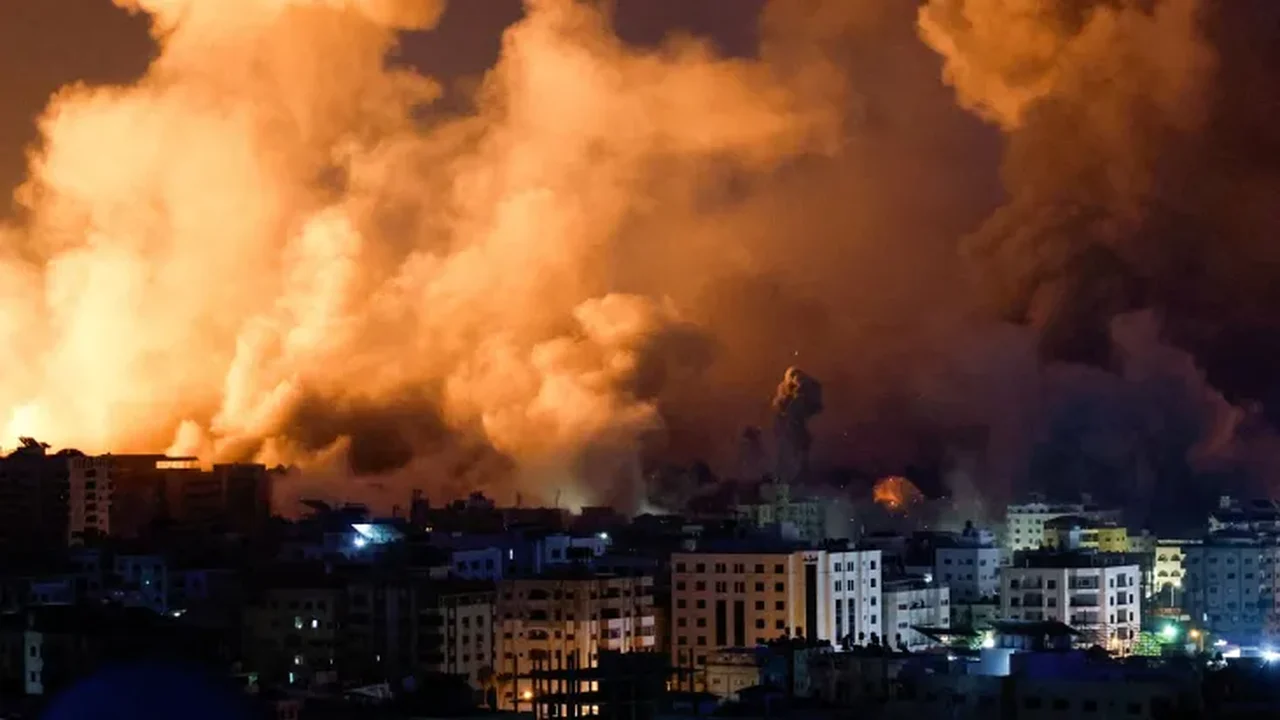 Israel ataca cidade portuária controlada pelo Houthis no Iêmen