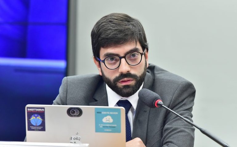 Especialistas defendem amplo acesso a dados para treinar modelos de IA e evitar erros