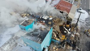 Prédio comercial pega fogo e desaba durante incêndio em Aracaju / Foto: Foto: SSP/SE