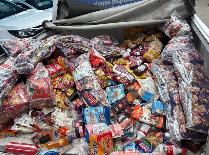 Vigilância Sanitária recolhe mais de 200 quilos de produtos impróprios para consumo em feira livre na Levada