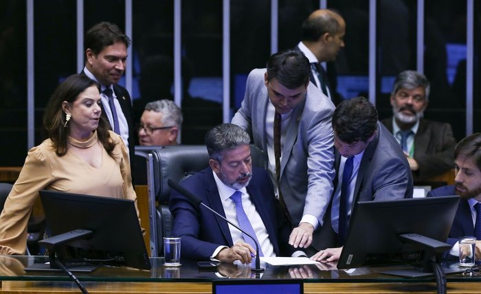 Texto da minirreforma eleitoral segue para o Senado
