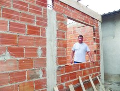 Assembleia de Deus investe dízimos na construção de casas para membros sem moradia