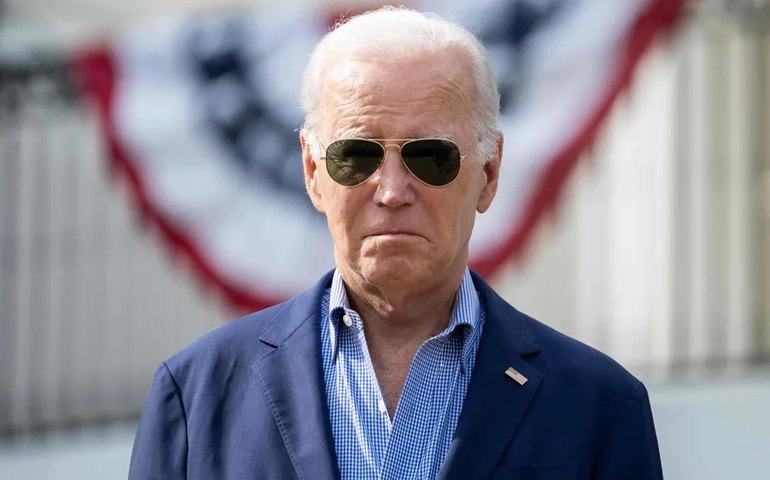 De férias na praia, Biden evita comentar sobre novas acusações contra Trump