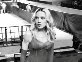 Madonna denuncia furto de figurino em festival e oferece recompensa: 'Estou rezando'