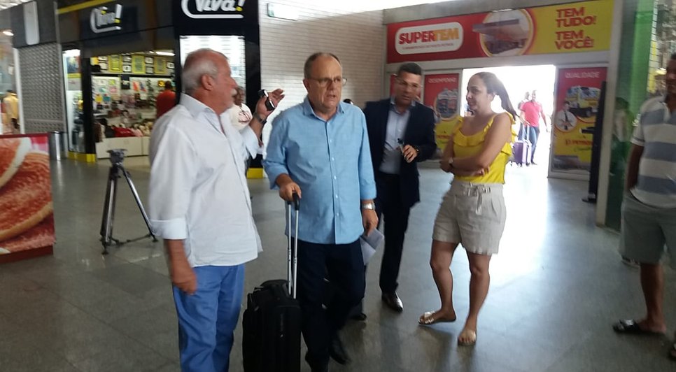 Belivaldo embarca para Brasília / Foto: Leonardo Barreto/TV Atalaia