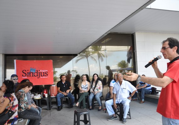 Sindjus/AL discute a importância da greve com servidores do Judiciário Federal