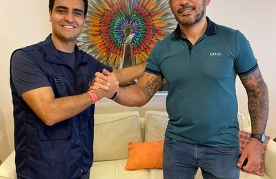 Prefeito JHC, se reúne com campeão Minotauro sobre projeto pioneiro de incentivo ao esporte