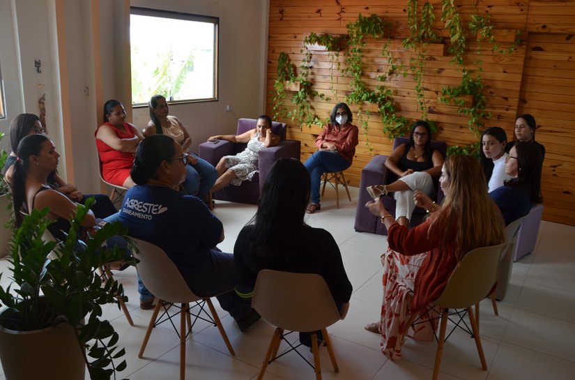 Valorização das mulheres e apoio à maternidade marcam atuação da Agreste Saneamento no interior de Alagoas