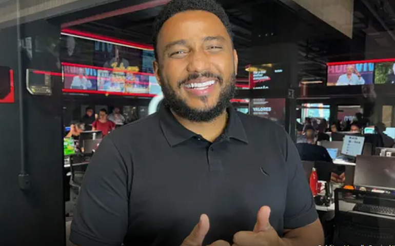 Prestes a gravar novo DVD, Eli Soares sobe dueto com Freire