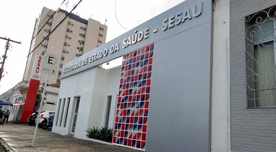 JHC relembra escândalo na Sesau durante sabatina na TV Asa Branca
