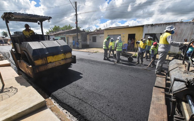 Bairro Cidade Universitária recebe pavimentação e Arena CRIA do Estado