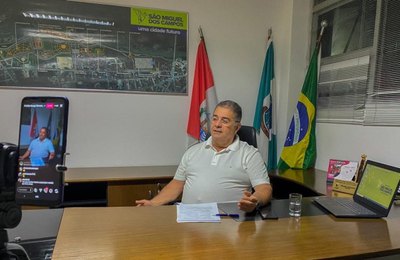 Prefeito George Clemente libera aumento aos servidores públicos de São Miguel dos Campos
