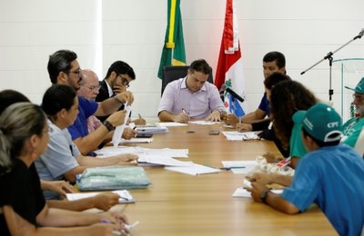 Renan Filho recebe Comissão Pastoral da Terra e garante apoio ao homem do campo