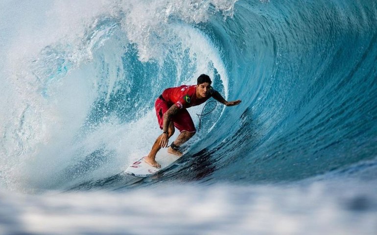 Gabriel Medina lesiona ombro e perde temporada 2025 da WSL
