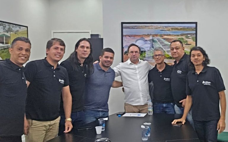 Prefeito de Arapiraca e AMEAR discutem soluções para Conservatório de Música