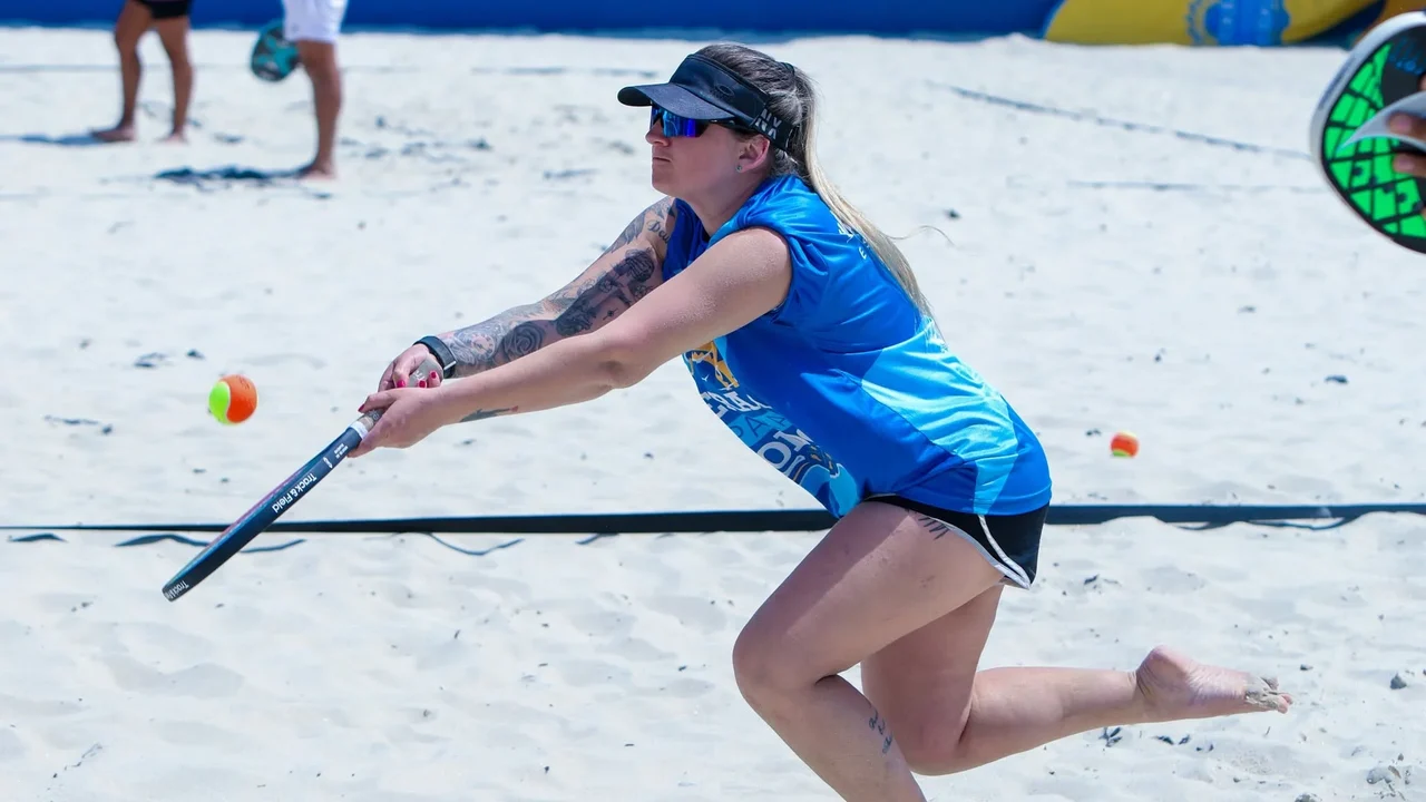 Virada Esportiva 2026 leva esportes de areia e lazer gratuito para toda a família em centros esportivos de São Paulo