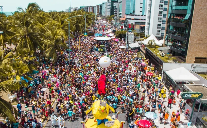 Jaraguá Folia, Pinto da Madrugada e Banho de Mar à Fantasia agitam o fim de semana de Maceió