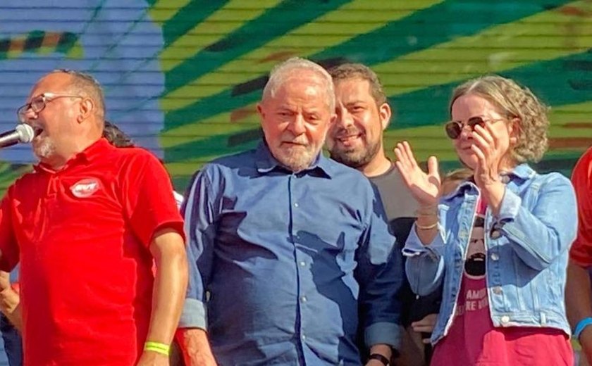 Lula pede desculpas aos policiais: &#8220;Salvam muita gente&#8221;