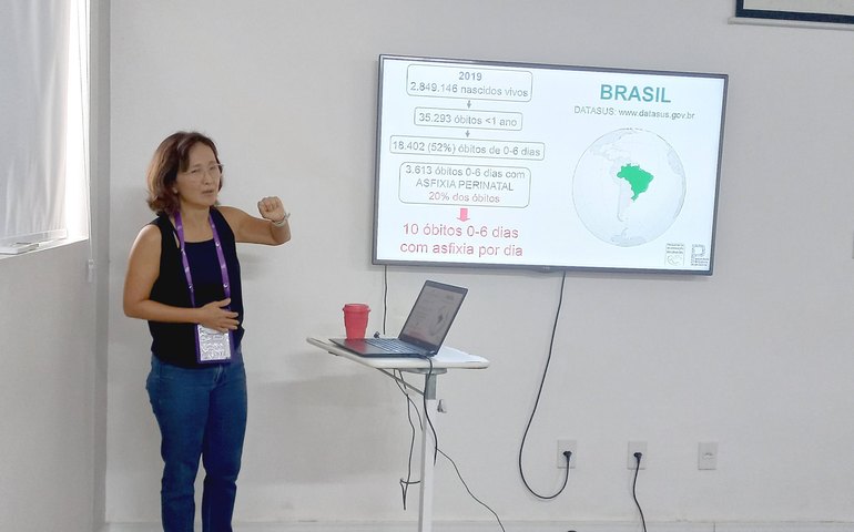 Profissionais da saúde da Santa Mônica participam de treinamento de reanimação neonatal