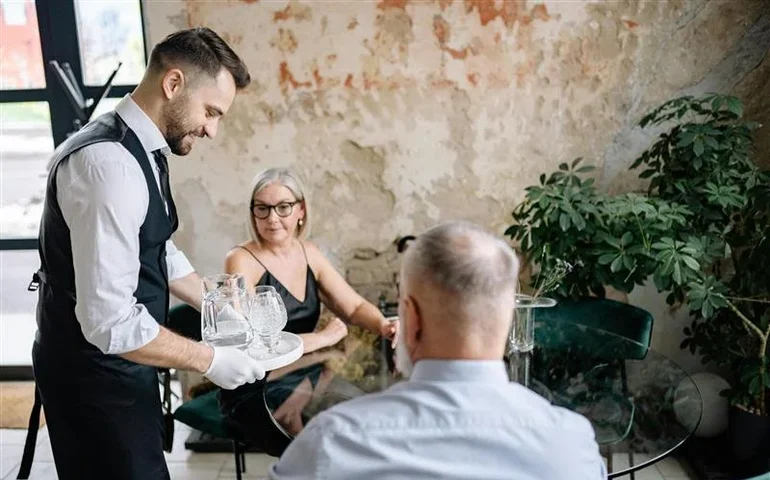 Redução da jornada: fala de ministro do Trabalho aponta para diálogo, diz Abrasel