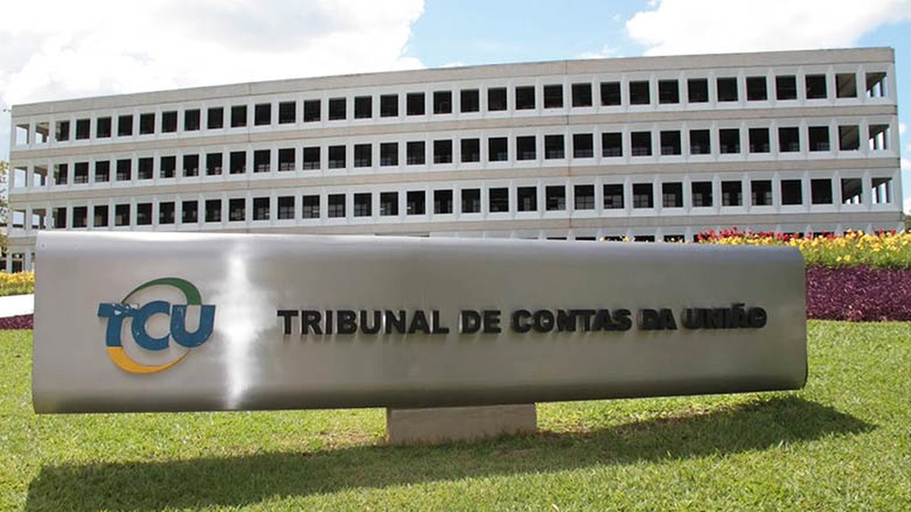 Com atraso em dados da covid, ministro do TCU estuda divulgar balanço diário