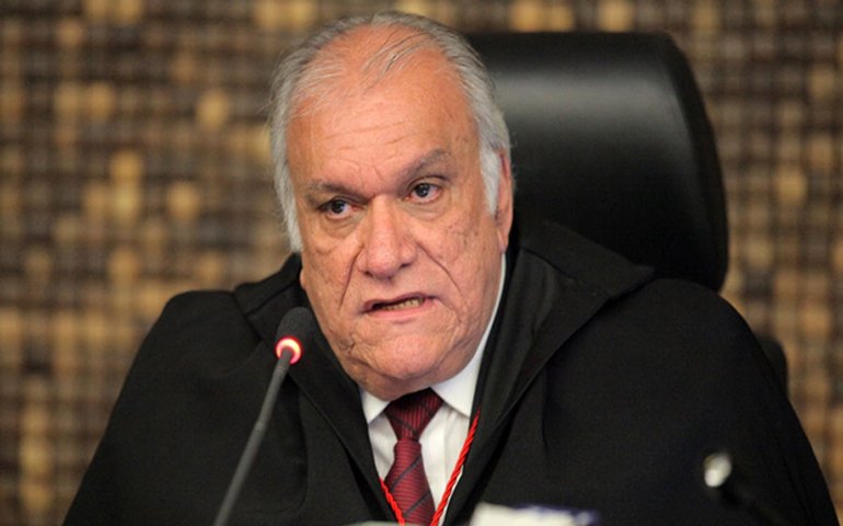 Desembargador José Carlos Malta assume ação penal contra prefeito de Delmiro Gouveia, Eraldo Cordeiro