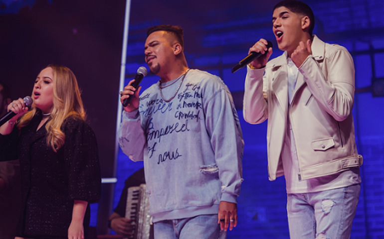 Artistas se unem na suingada “Inveja do Povo”