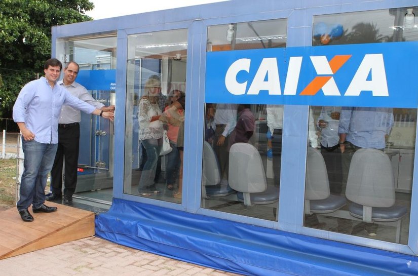 Agência móvel da Caixa Econômica é inaugurada na Praia do Francês