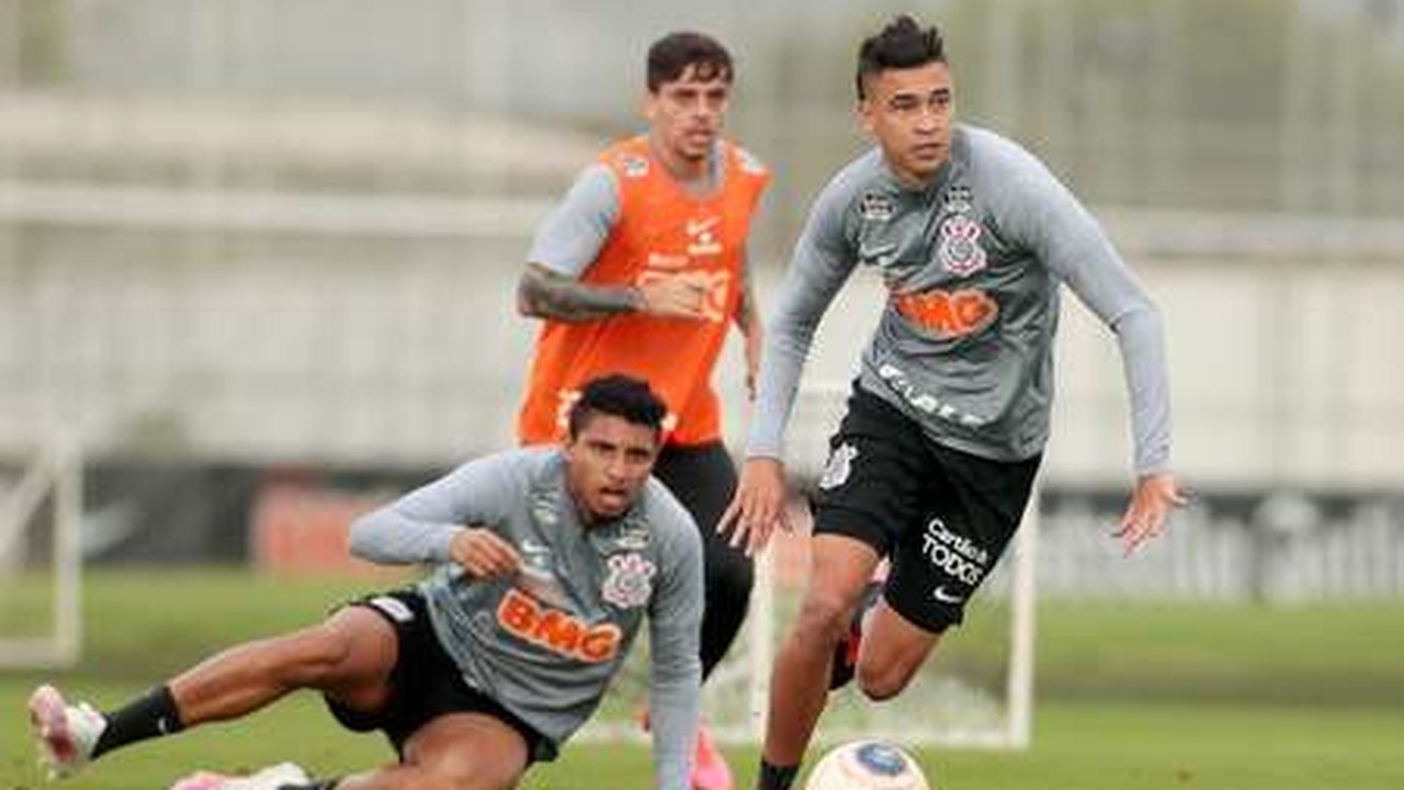 Ainda sem Jô, Corinthians faz 1º treino tático da intertemporada