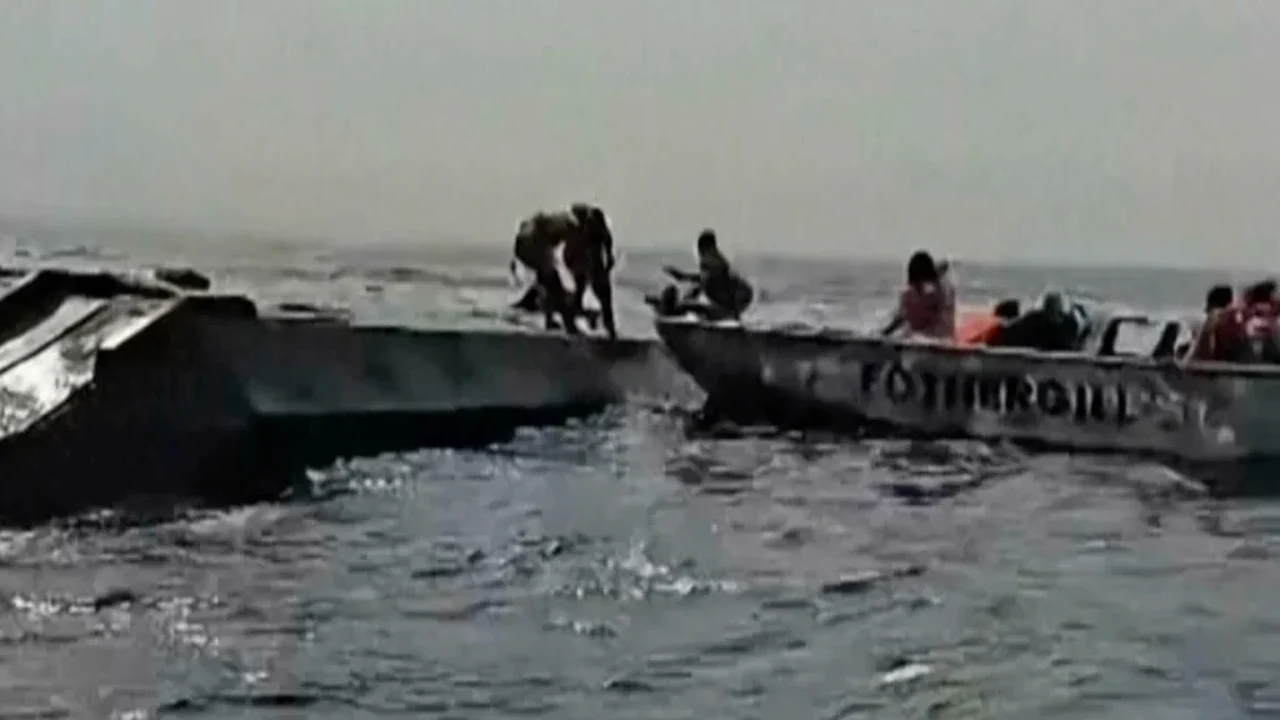Sobreviventes descrevem os apelos para que retornassem antes que a balsa virasse no lago do Zimbábue, matando 44 pessoas.
