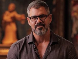 Juliano Cazarré anuncia que mulher está grávida do sétimo filho: 'Chega em fevereiro'