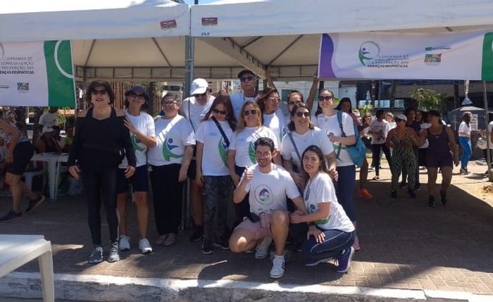Reumatologistas alagoanos realizam ação educativa na orla de Ponta Verde