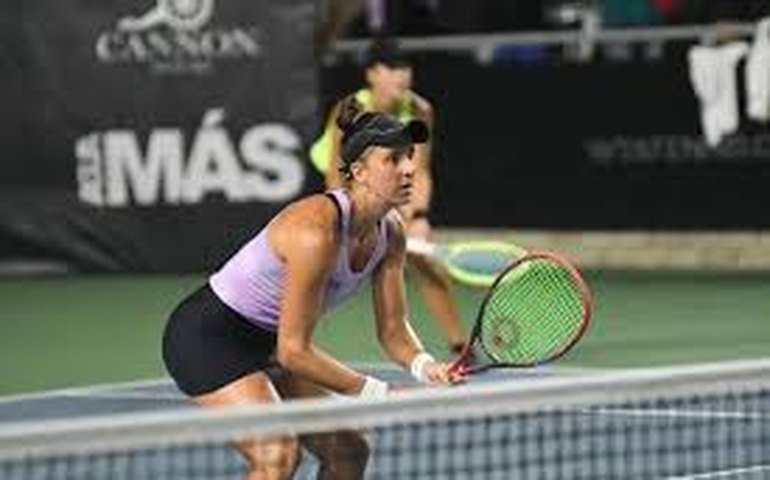 Brasileira Ingrid Martins leva o título do WTA de Montreux nas duplas: 'A jornada não para'