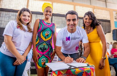 Prefeito JHC abre seleção para financiamento de projetos liderados por mulheres em Maceió