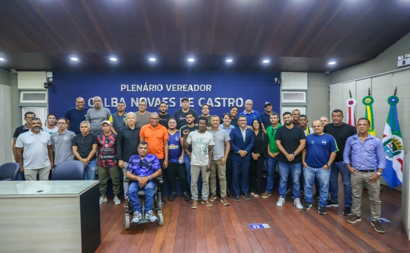 Audiência debate demandas das escolinhas sociais de futebol nas periferias de Maceió