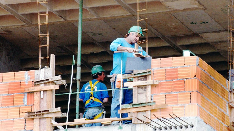 Emprego na construção tem 4ª alta consecutiva