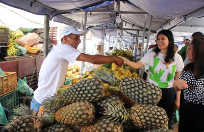 Feira do Crédito Fundiário fortalece comercialização dos agricultores familiares