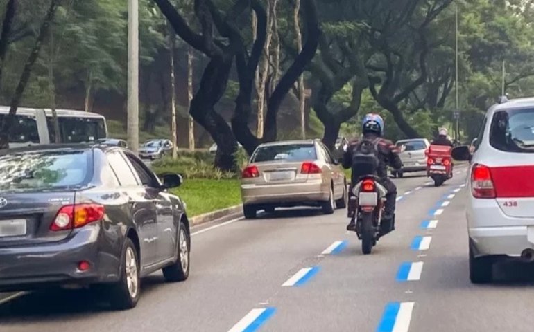 Rápido, barato e perigoso: pesquisa da Coppe/UFRJ mostra que 97% dos entrevistados usam moto para se deslocar