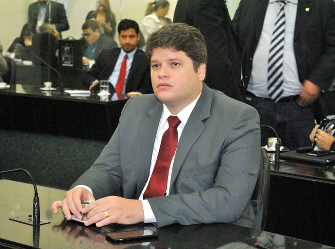 Davi Davino solicita ao Executivo mais campanhas contra DST's em Alagoas