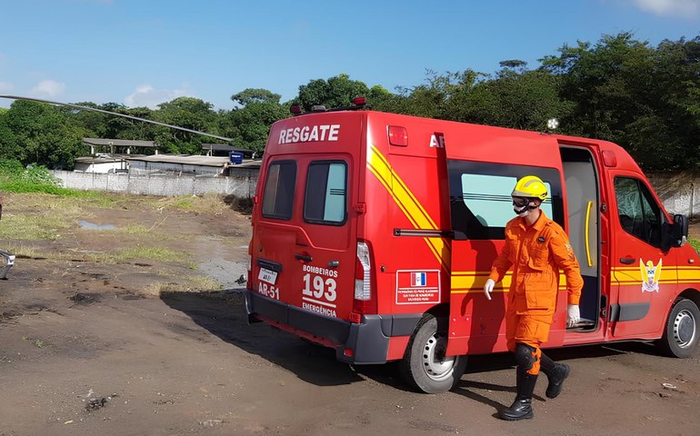 Bombeiros resgatam idoso que caiu em cisterna com dois metros de profundidade em Arapiraca