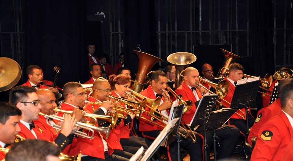 Banda Sinfônica do Corpo de Fuzileiros Navais realiza apresentação em Aracaju