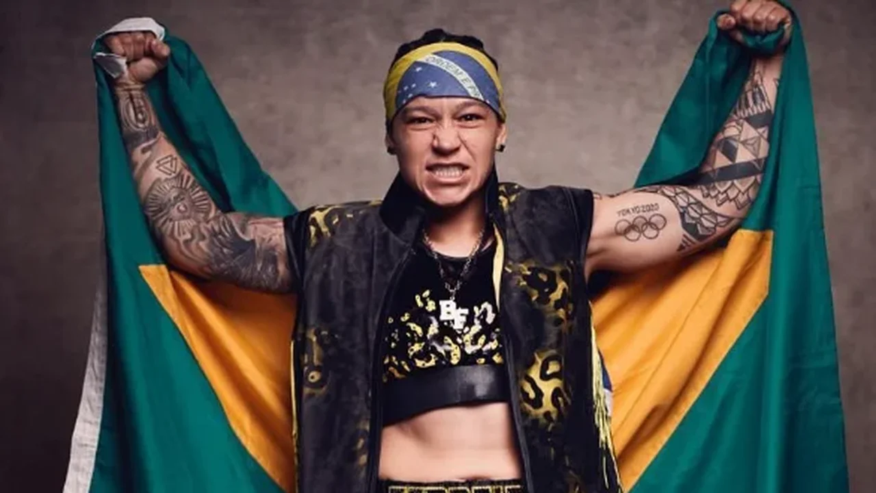 Bia Ferreira garante medalha na volta ao boxe olímpico em nova categoria