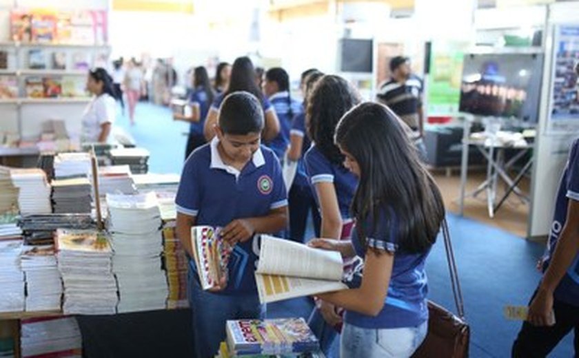 Bienal do Livro convida escolas de Alagoas para agendamento